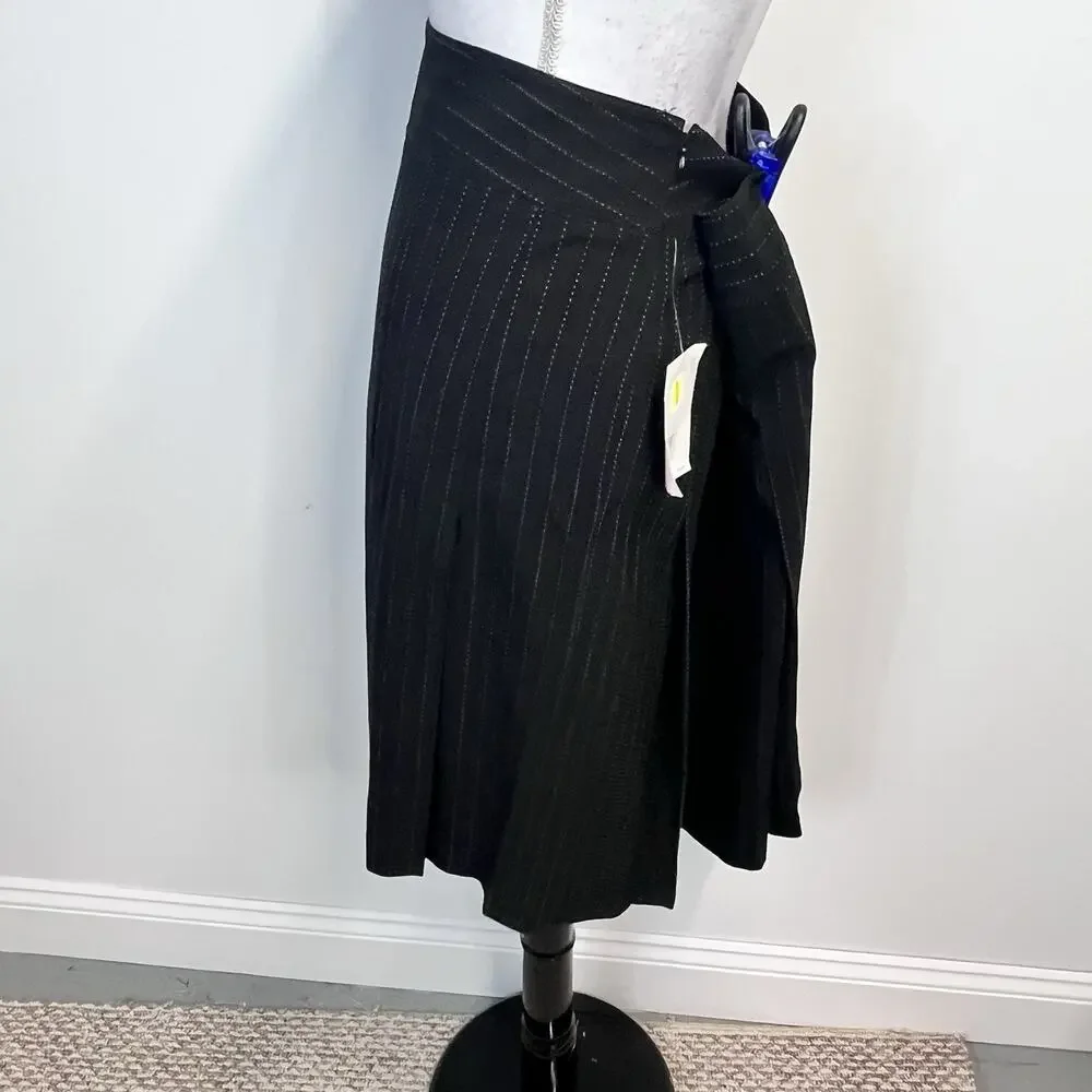 Villager Liz Claiborne Skirt size 16 Black White Pinstripe Knee Pleats Stretch
